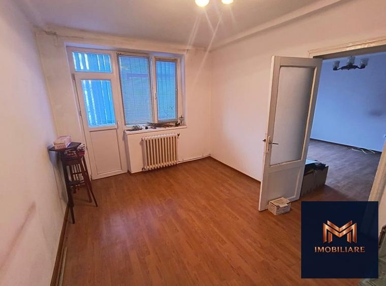Apartament cu 3 camere semidecomandat în Ultracentral