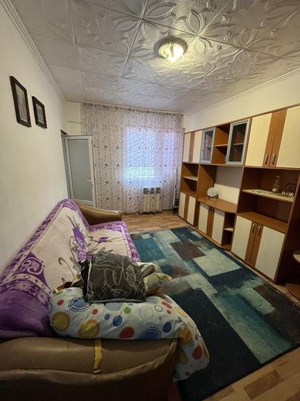 Garsonieră decomandată în Hipodrom