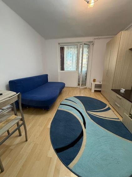 Garsonieră decomandată în Complex Studențesc