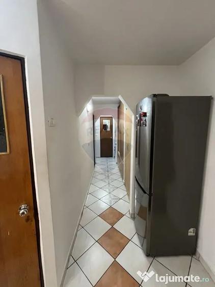 Apartament cu 3 camere decomandat în Militari
