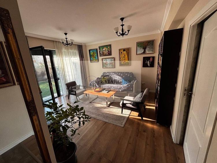 Apartament cu 3 camere semidecomandat, mobilat în Bună Ziua
