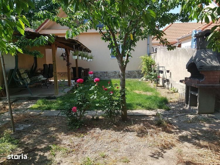 Casă cu 4 camere în Iosia
