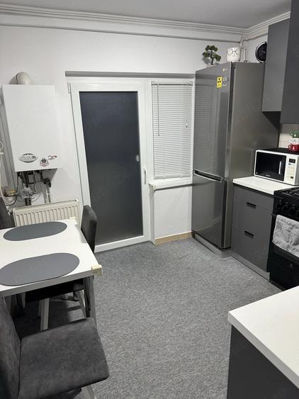 Apartament cu 2 camere decomandat în Micro 17