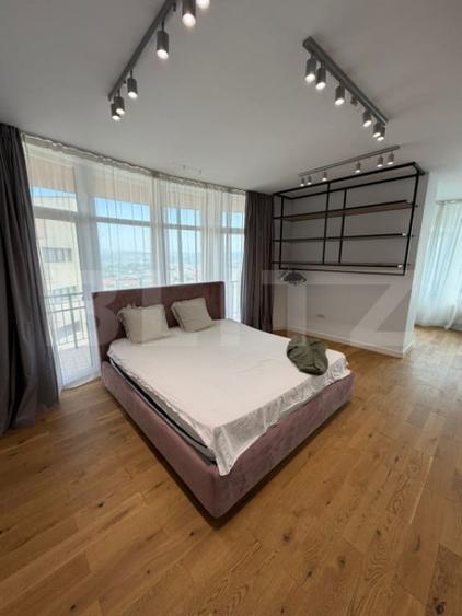 Apartament cu 3 camere semidecomandat în Central