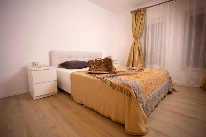 Casă cu 3 camere cu Teren 180 Mp în Domenii