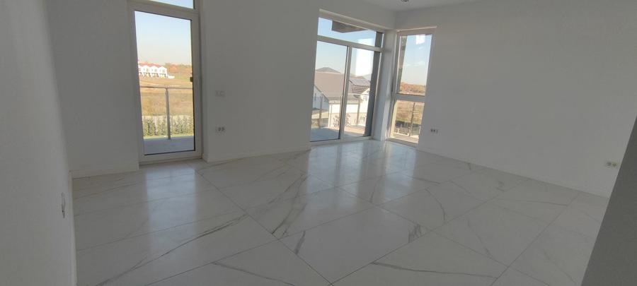Apartament cu 2 camere decomandat în Giroc
