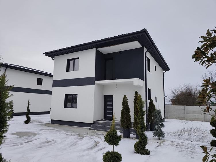 Casă individuală cu 5 camere cu Canalizare în Bolintin-Vale