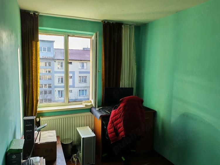 Apartament cu 3 camere semidecomandat în Ultracentral
