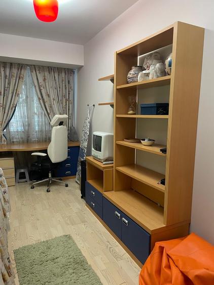 Apartament cu 3 camere decomandat, mobilat în Herăstrău