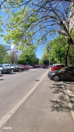 Apartament cu 4 camere, mobilat în Berceni