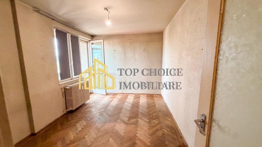 Apartament cu 3 camere decomandat în Barbu Văcărescu