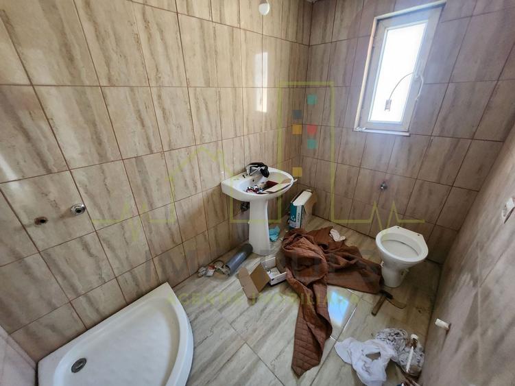 Casă individuală cu 4 camere cu Canalizare în Șag