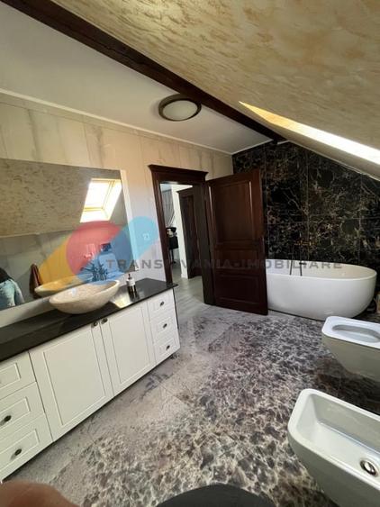 Casă individuală cu 5 camere cu Canalizare în Dezmir