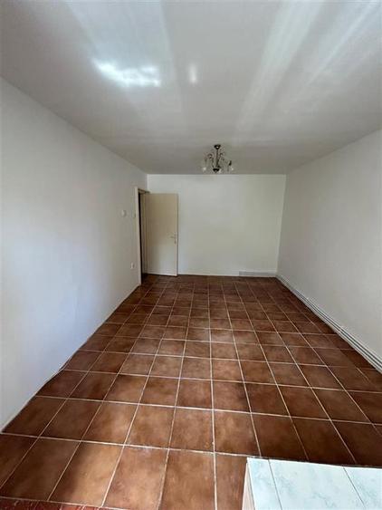 Apartament cu 2 camere decomandat în Viziru 1