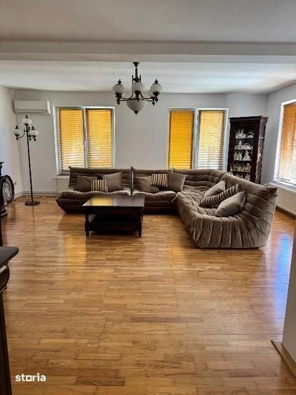 Casă cu 4 camere cu Teren 320 Mp în Dumbrăvița