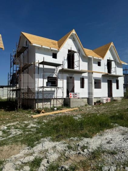 Duplex cu 3 camere cu Teren 200 Mp în Lisaura
