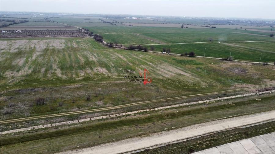 Teren agricol extravilan de 5800 mp, în Cornetu