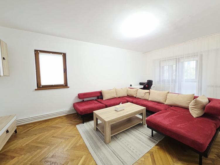 Apartament cu 3 camere decomandat în Mazepa 2