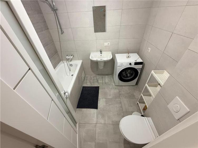 Apartament cu 2 camere semidecomandat, mobilat în Giroc