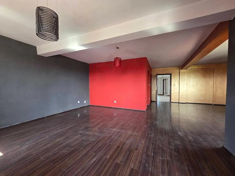 Casă cu 6 camere cu Teren 500 Mp în Cernica