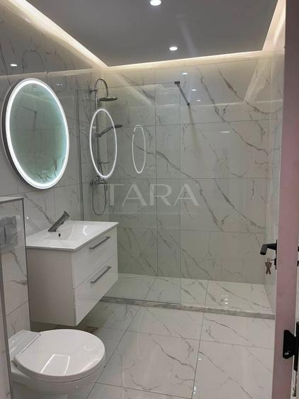 Apartament cu 3 camere semidecomandat în Florești