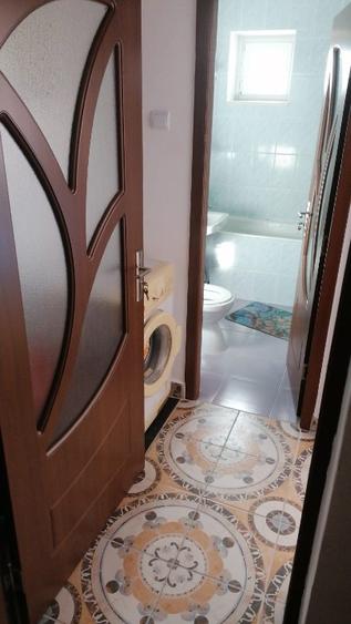 Apartament cu 3 camere semidecomandat în Universității