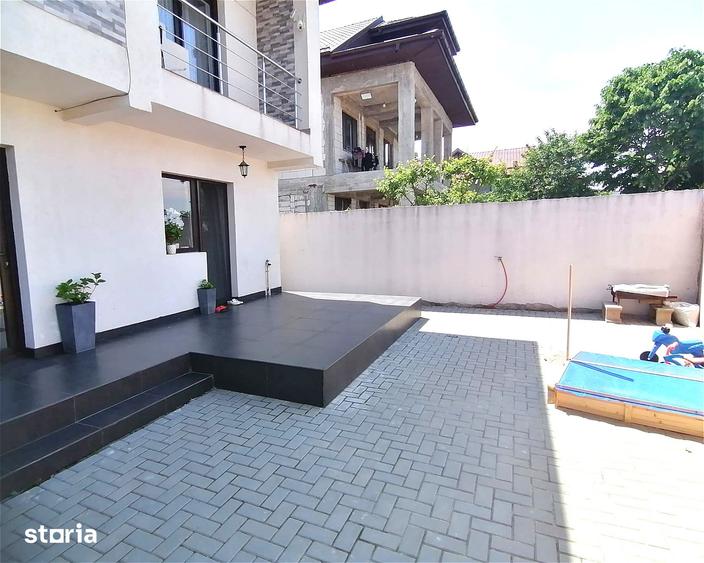 Casă cu 3 camere cu Canalizare în Dobroești