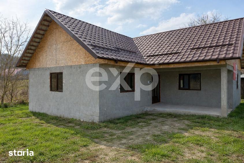Casă cu 3 camere cu Teren 1446 Mp în Buhoci