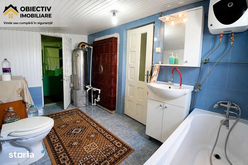 Casă cu 2 camere cu Teren 3477 Mp în Costișa