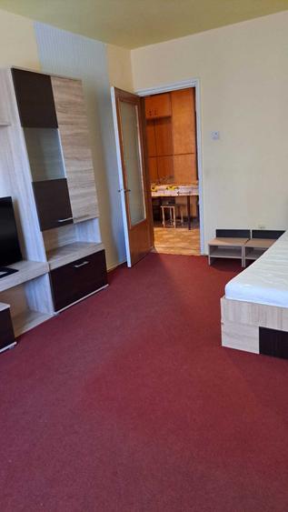 Apartament cu 3 camere decomandat în Micro 15