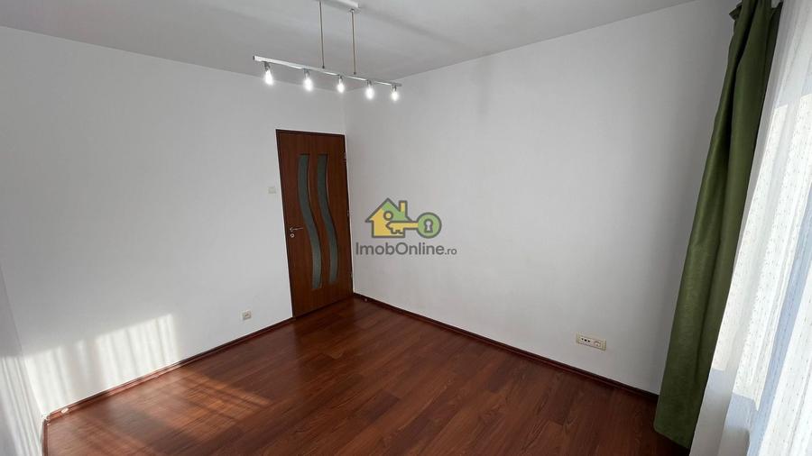 Apartament cu 3 camere, mobilat în Aradului