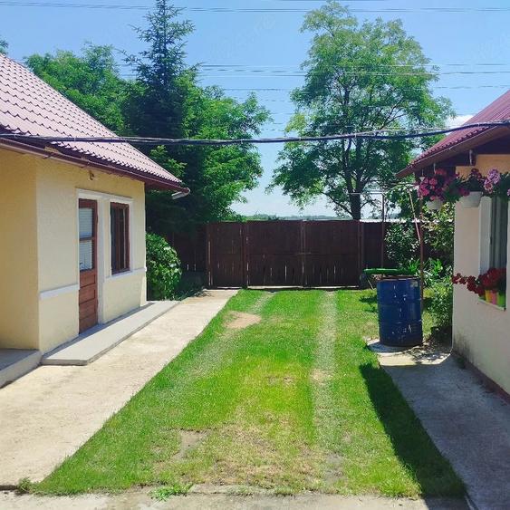 Casă cu 3 camere cu Teren 2200 Mp în Central