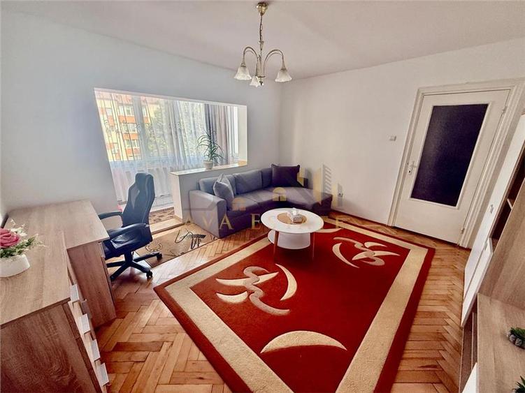 Apartament cu 2 camere semidecomandat, mobilat în Dâmbovița