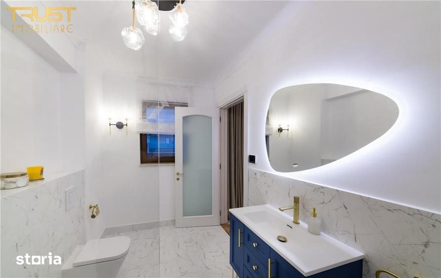 Apartament cu 4 camere decomandat în Central