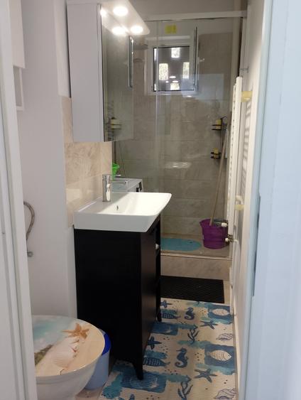 Apartament cu 2 camere semidecomandat în Girocului