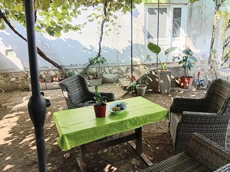 Casă cu 3 camere cu Teren 800 Mp în Central