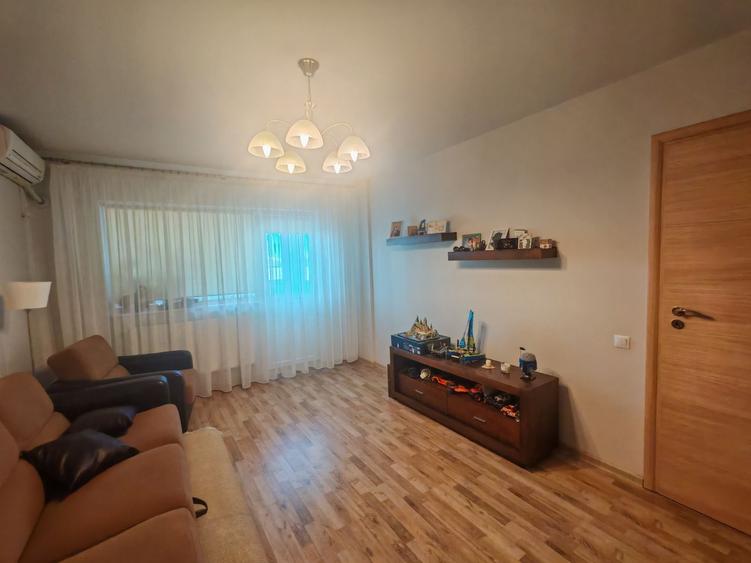 Apartament cu 4 camere decomandat în Exercițiu