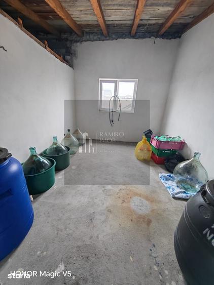 Casă cu 7 camere cu Teren 190 Mp în Progresul