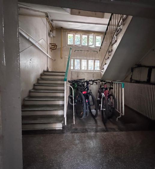Apartament cu 3 camere semidecomandat în Șagului