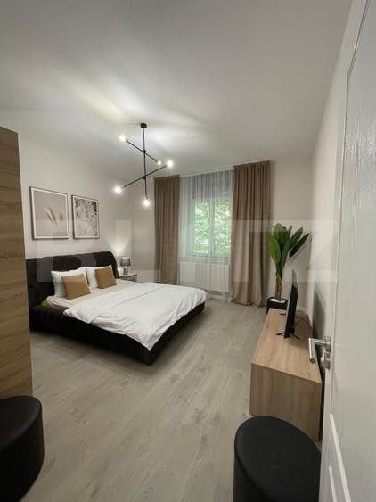 Apartament cu 2 camere semidecomandat, mobilat în Semicentral