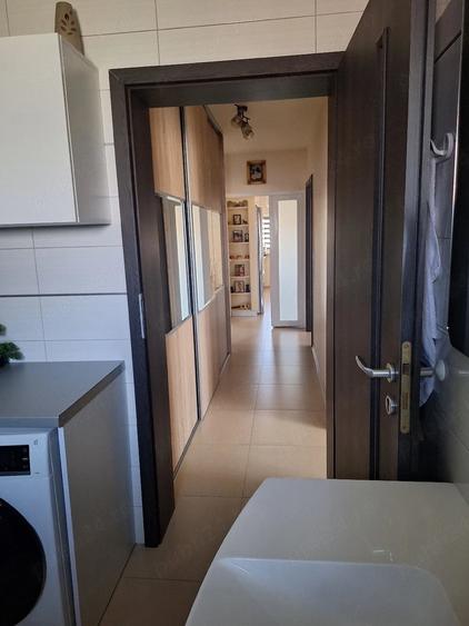Apartament cu 3 camere nedecomandat în Tancodrom