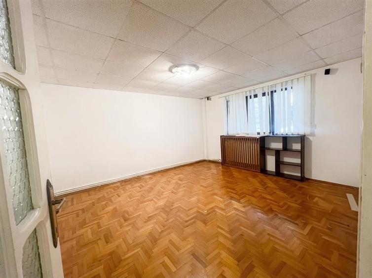 Apartament cu 3 camere decomandat în George Enescu