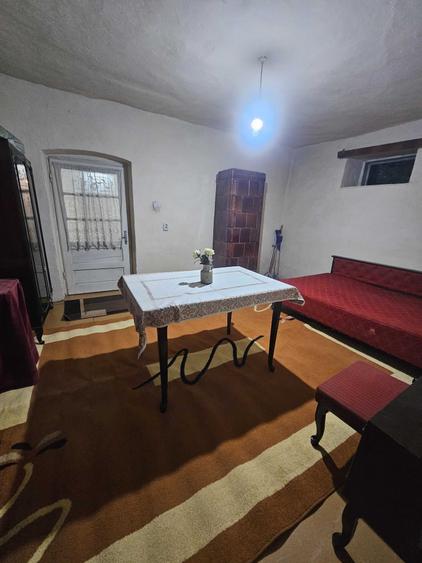 Casă cu 4 camere în Dumbrăvița