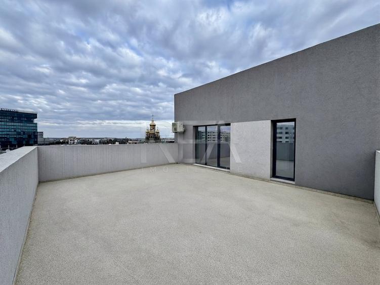 Penthouse cu 2 camere decomandat în Pipera