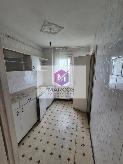 Apartament cu 3 camere semidecomandat în Cuptoare (Reșița)
