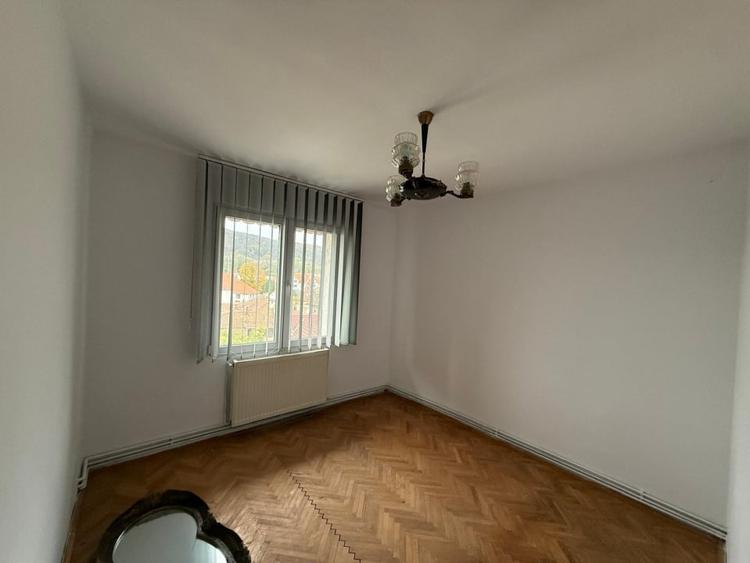 Apartament cu 4 camere, mobilat în Sighișoara