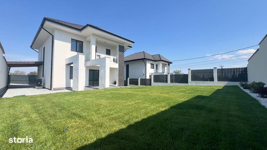 Casă cu 4 camere în Daia
