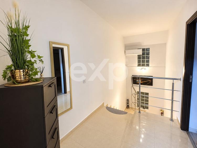 Duplex cu 4 camere cu Canalizare în Trivale