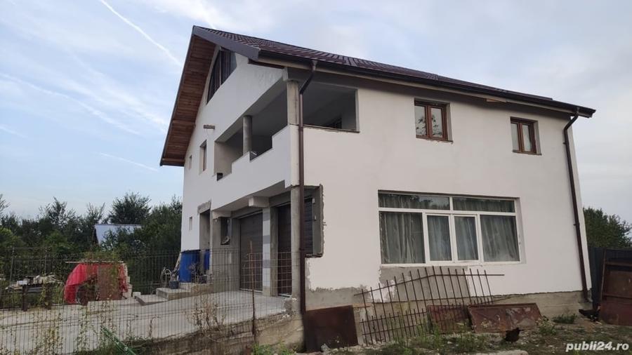 Casă cu 4 camere cu Teren 800 Mp în Colonești