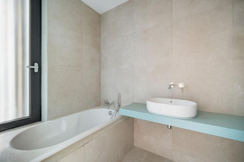 Casă cu 3 camere cu Piscina în Tunari